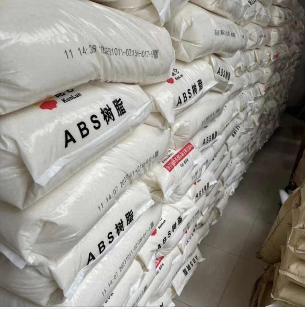Warehouse-bulk-stock-stacked-Kunlun-Jihua-0215A-ABS-plastic-raw-material-sacks